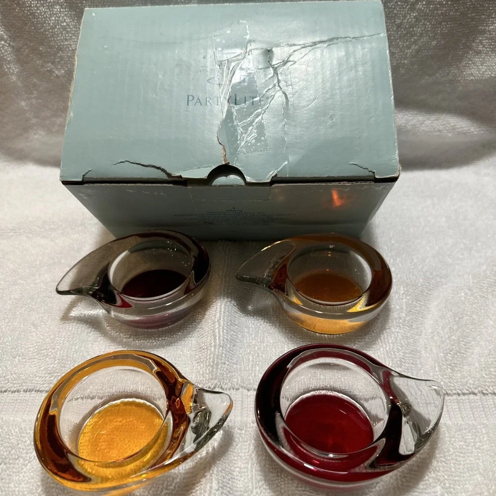 PARTLITE P8918 (Set of‎ 4) Groovy Tealight Holder Yin Yang (3.25x2.5